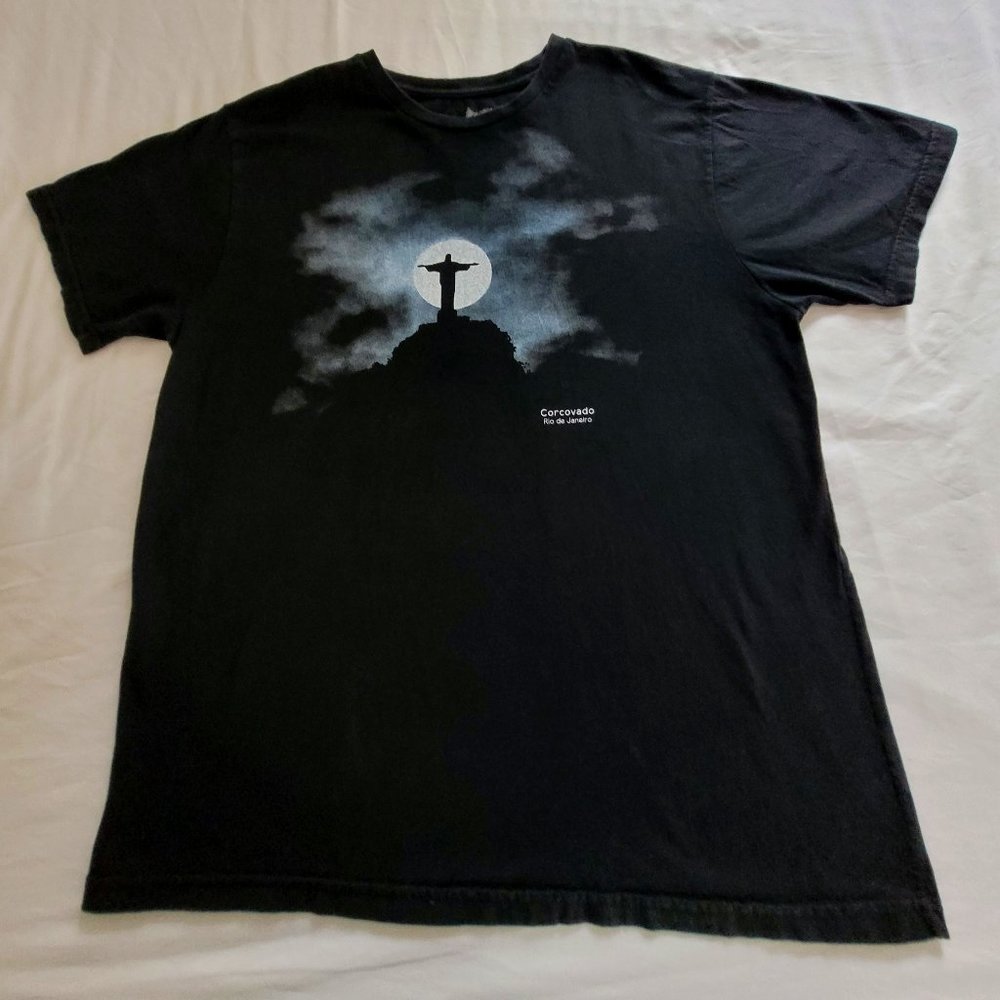 Christ the Redeemer Statue, Corcovado Mountain, Rio, Brazil Men's XL Graphic Tee